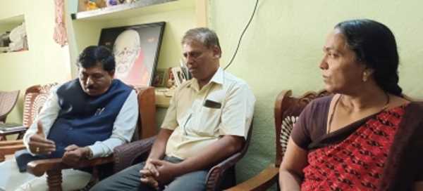 कर्नाटक के मंत्री ने यूक्रेन में फंसी छात्रा को सुरक्षित निकालने का भरोसा दिया कर्नाटक के मंत्री ने यूक्रेन में फंसी छात्रा को सुरक्षित निकालने का भरोसा दिया